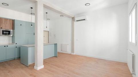 Foto 3 de Piso en venta en Calle Esteban Collantes, Pueblo Nuevo,  Madrid Capital