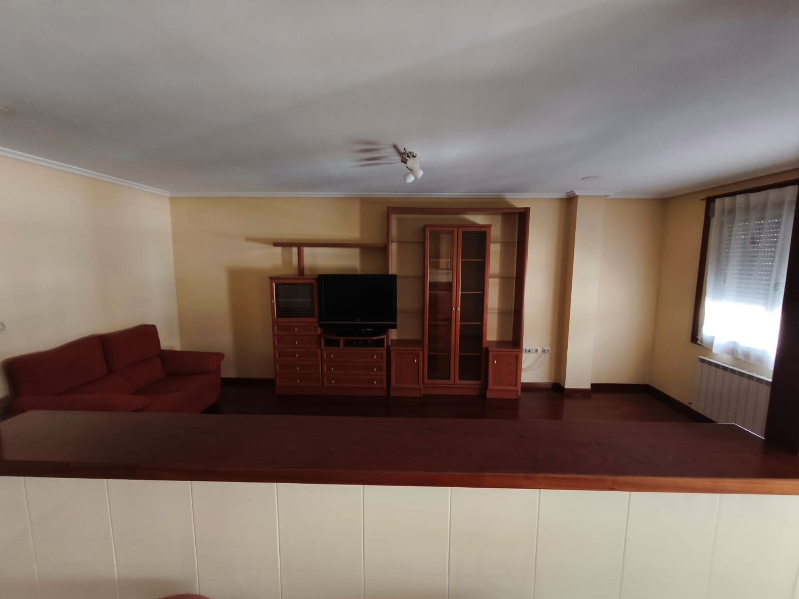 Sala d'estar de Dúplex en venda en Barbadás amb Calefacció, Parquet i Moblat