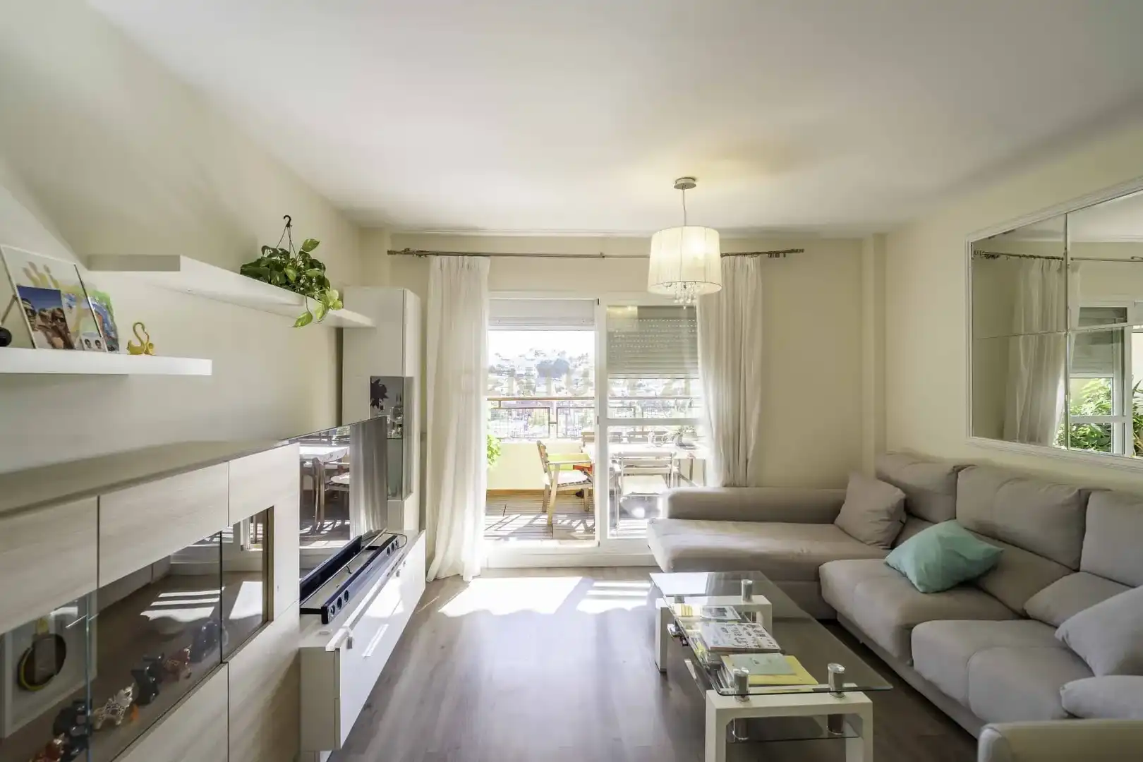 Living room of Flat for sale in Fuengirola  with Air Conditioner, Storage room and Swimming Pool