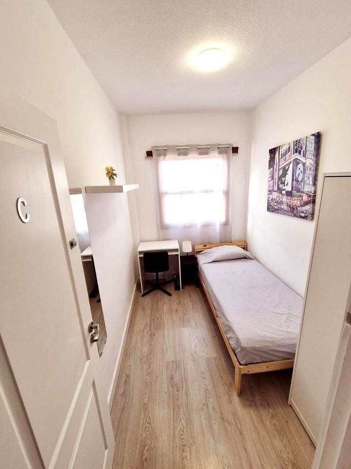 Bedroom of Flat to share in San Cristóbal de la Laguna  with Furnished