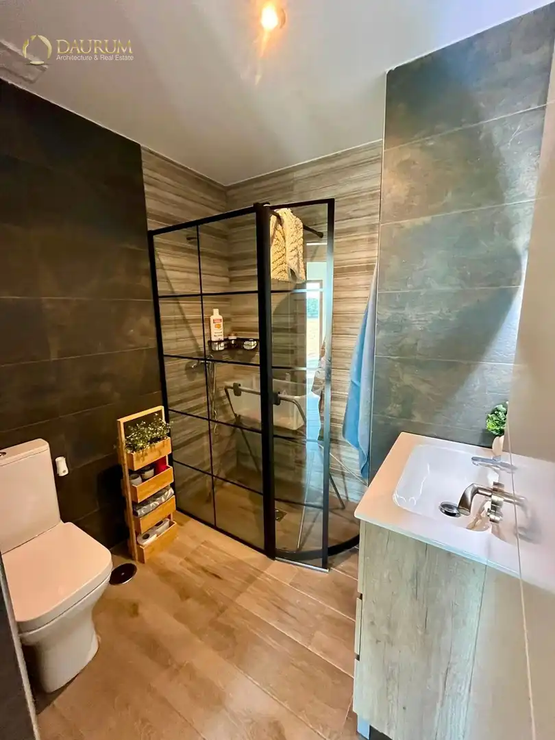 Baño de Casa adosada en venta en Móstoles con Aire acondicionado, Calefacción y Terraza