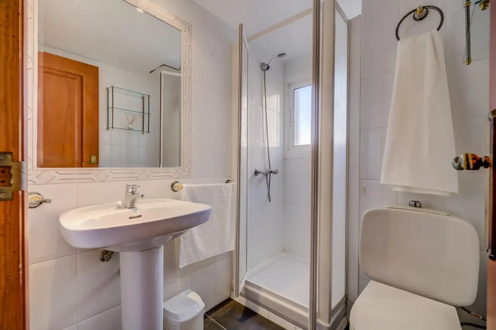 Baño de Piso en venta en Torremolinos con Aire acondicionado, Jardín privado y Terraza
