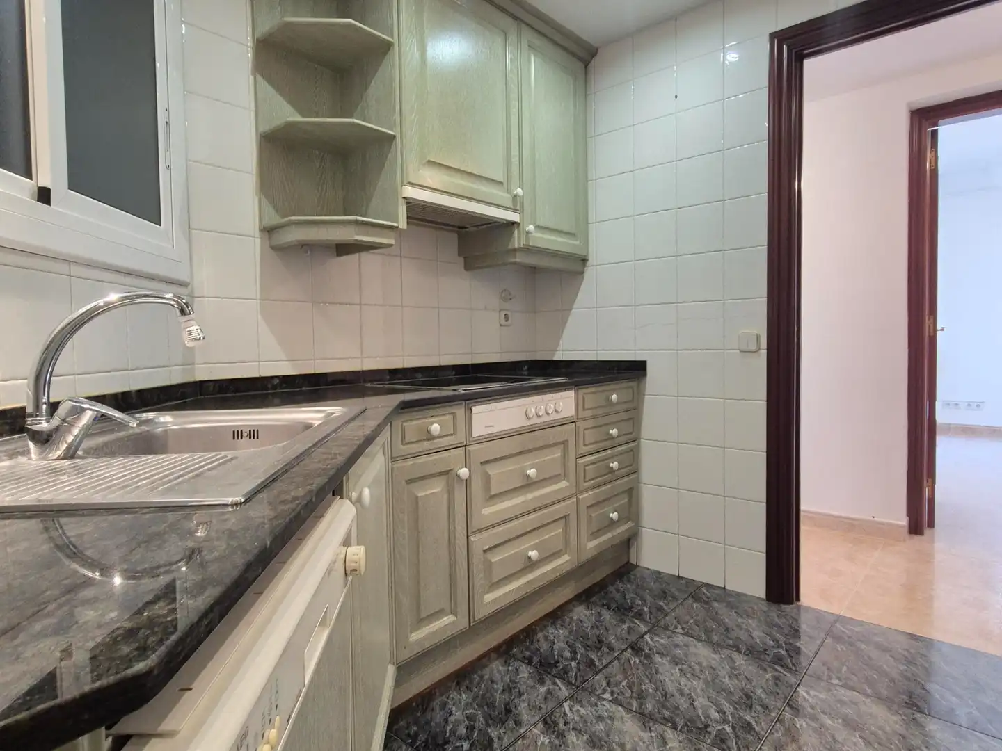 Cocina de Piso en venta en Barcelona con Calefacción, Horno y Balcón