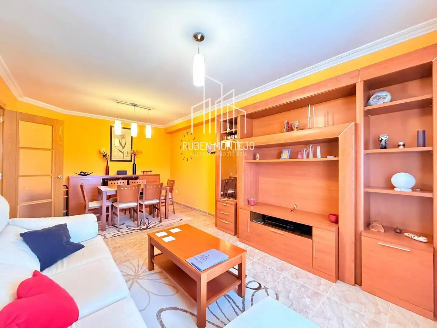 Sala de estar de Casa adosada en venta en Galindo y Perahuy con Calefacción, Jardín privado y Terraza