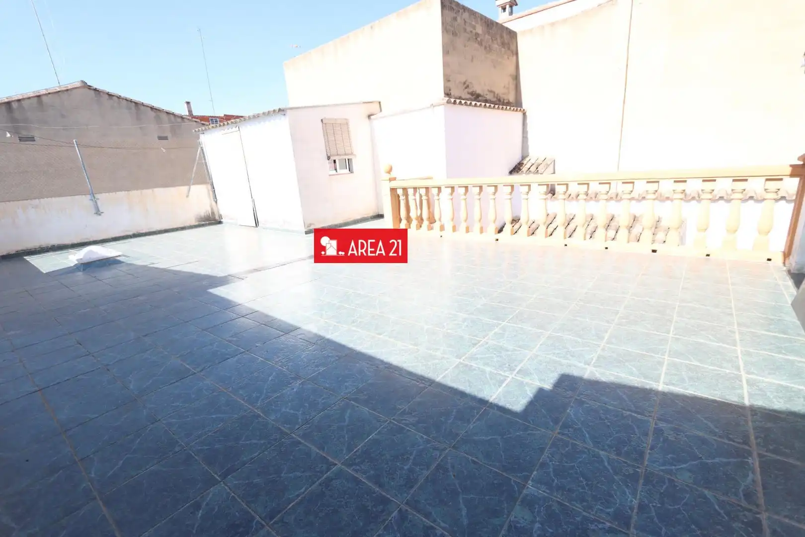 Vista exterior de Casa o chalet en venta en La Pobla de Vallbona con Aire acondicionado, Terraza y Trastero