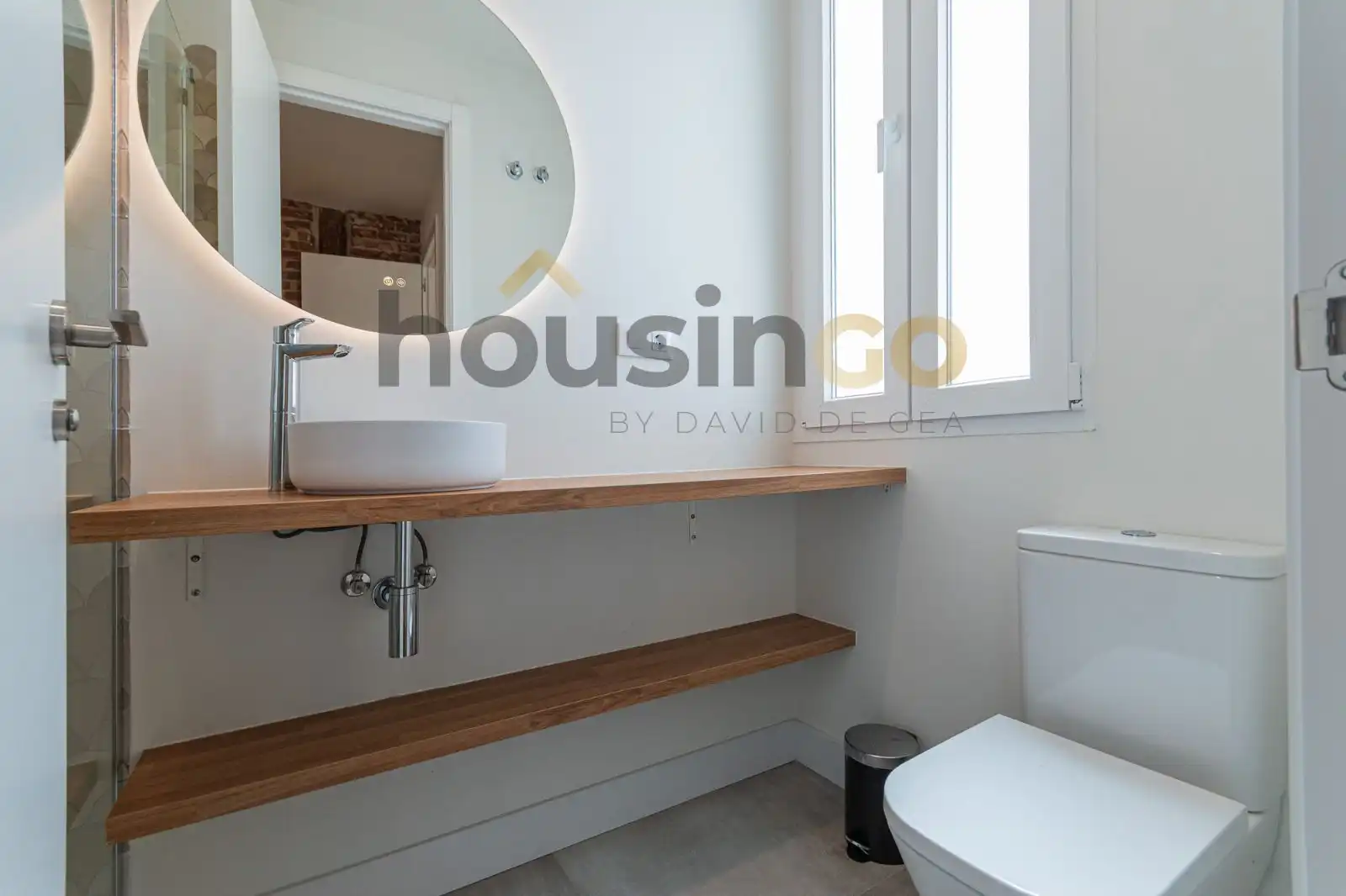 Bathroom of Flat for rent in Madrid  with Air Conditioner, Heating and Terrace