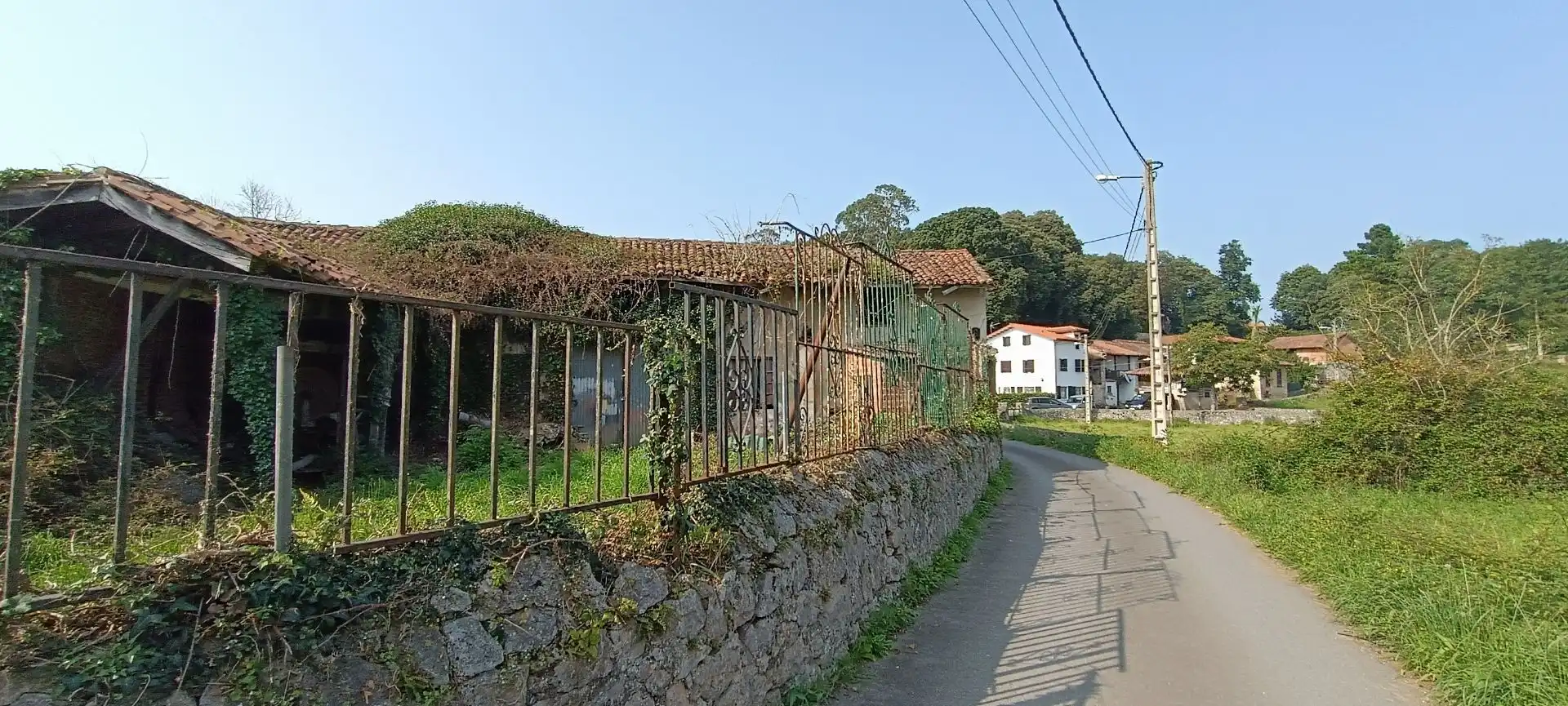 Außenansicht von Country house zum Verkauf in Llanes