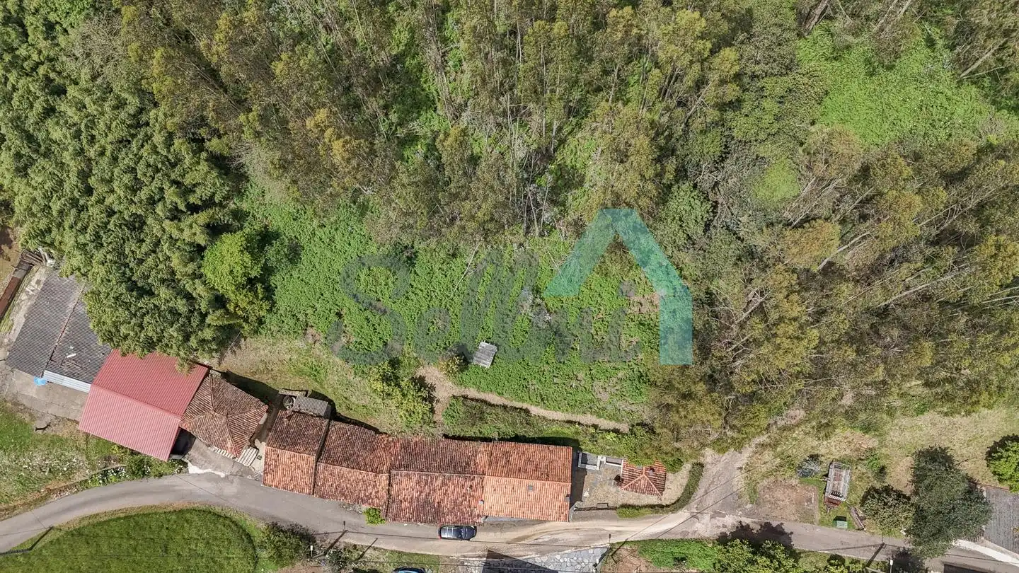 Einfamilien-Reihenhaus zum Verkauf in Carreño mit Heizung, Privatgarten und Parkett