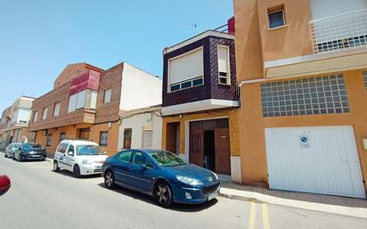 Vista exterior de Casa adosada en venda en Cartagena amb Terrassa i Moblat