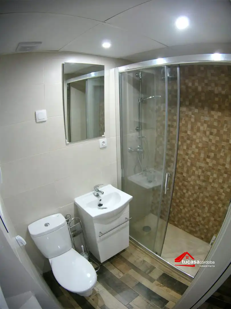 Bathroom of Flat for sale in Córdoba  with Air Conditioner and Furnished