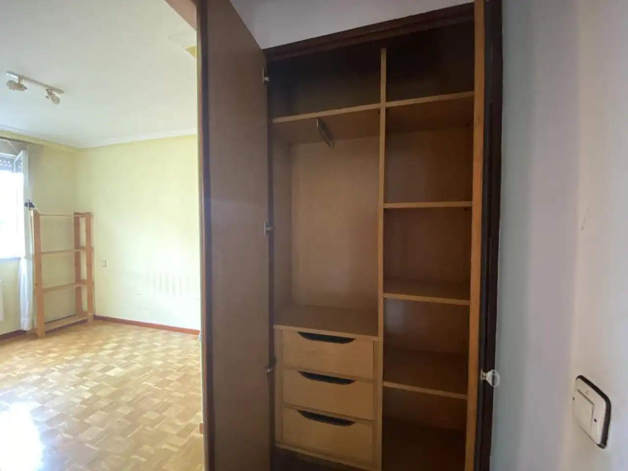 Habitación de Piso en venta en Oviedo  con Trastero