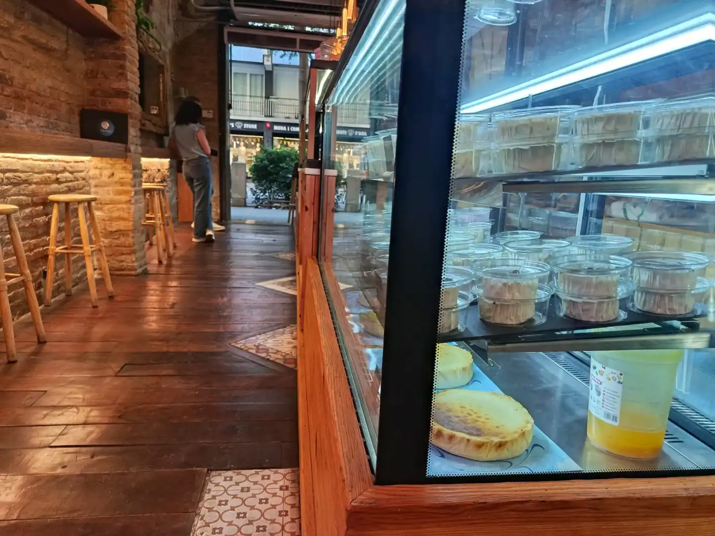 Business premises for transfer in Eixample, imagen 8