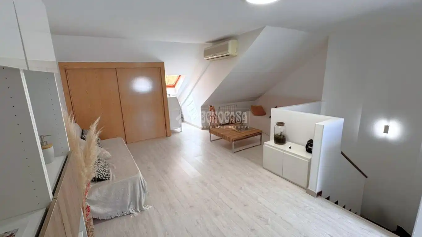 Casa adosada en venta en Boadilla del Monte con Aire acondicionado, Calefacción y Piscina comunitaria