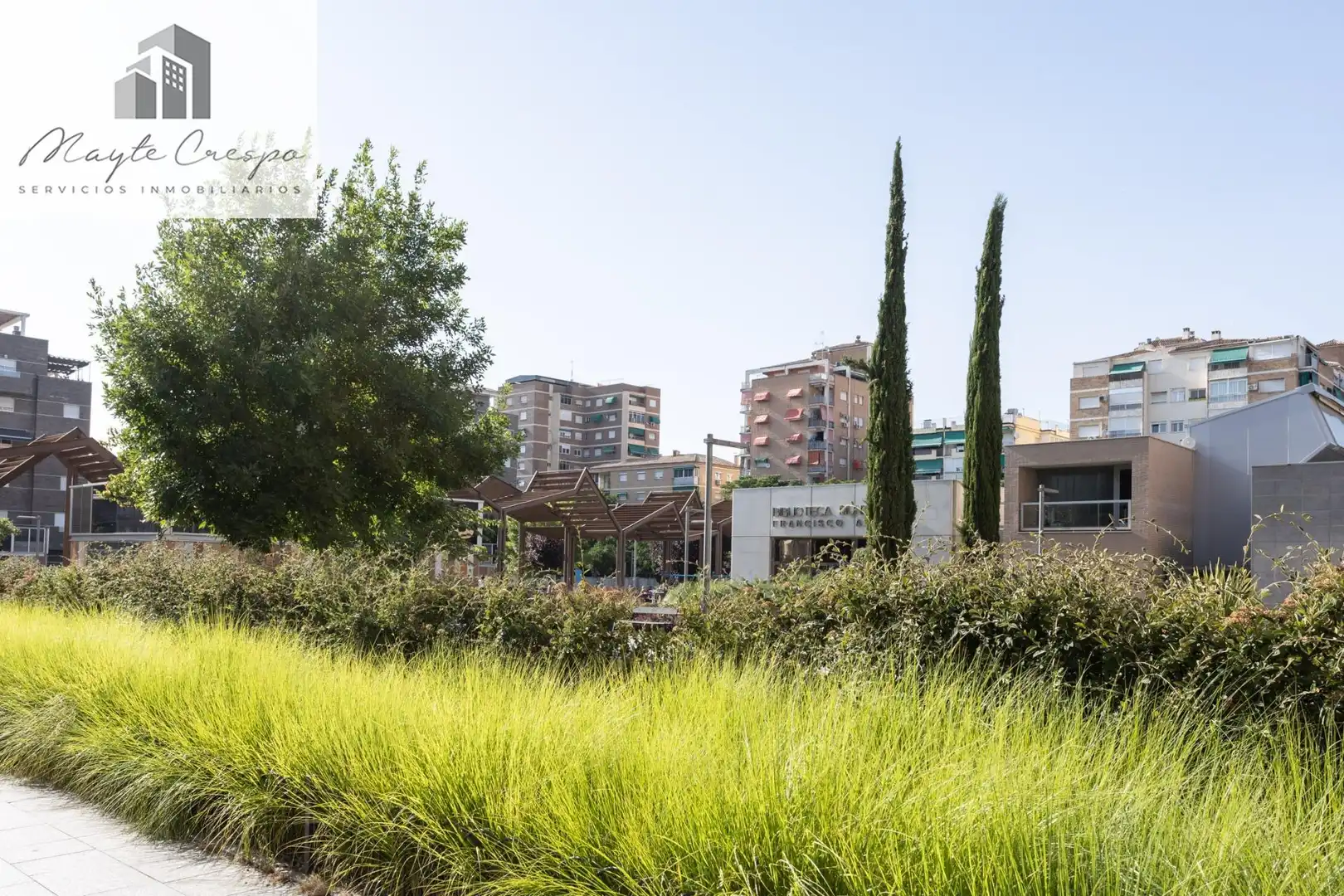 Vista exterior de Piso en venta en Granada con Terraza, Amueblado y Balcón