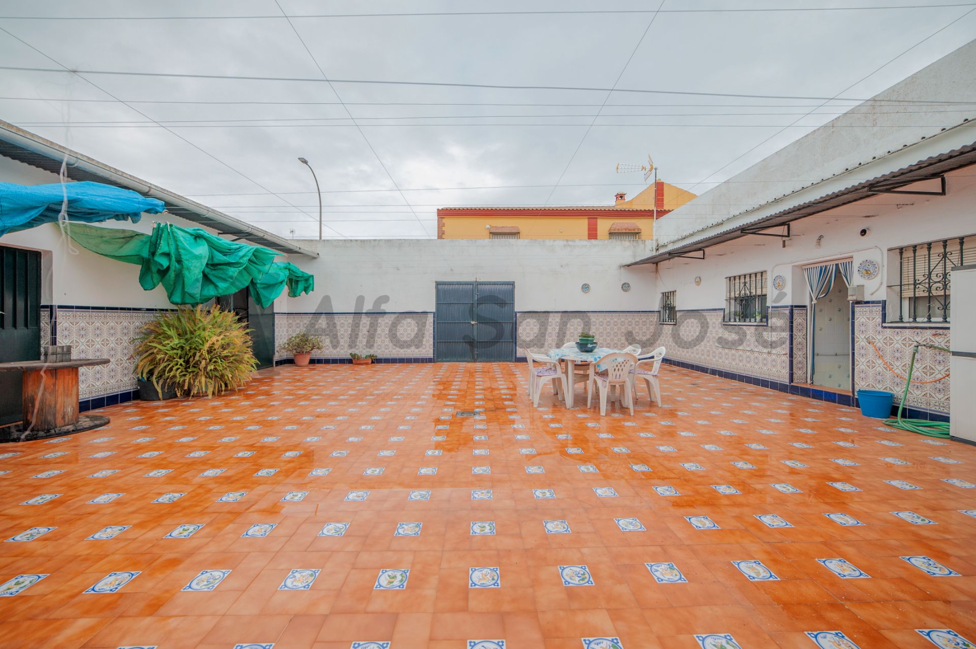 Vista exterior de Casa adosada en venda en La Rinconada