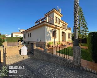 Vista exterior de Casa o xalet en venda en Ayamonte amb Aire condicionat, Calefacció i Jardí privat