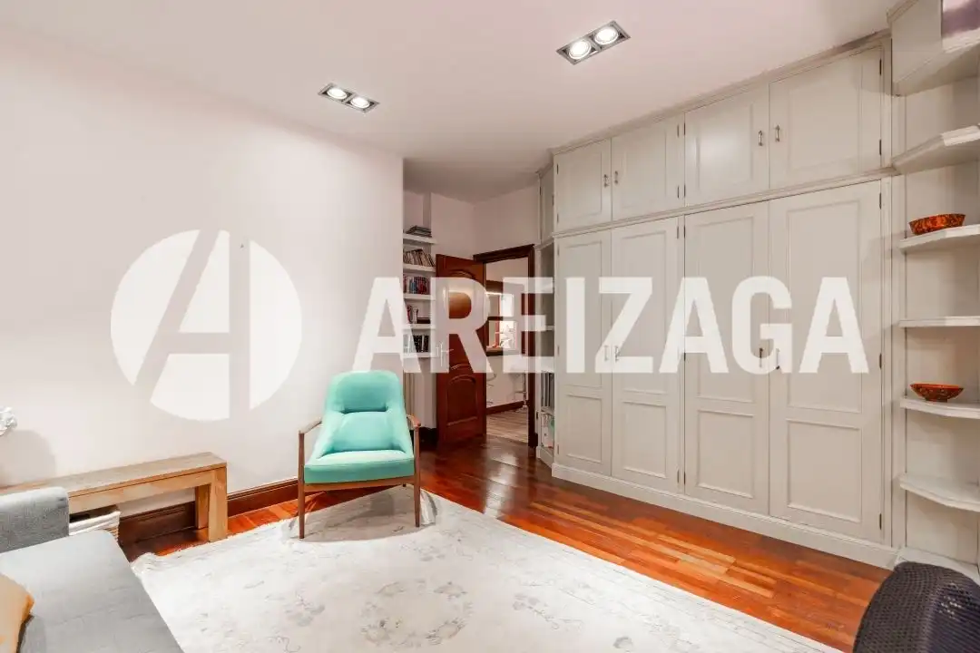 Piso en venta en Donostia - San Sebastián  con Calefacción, Terraza y Balcón