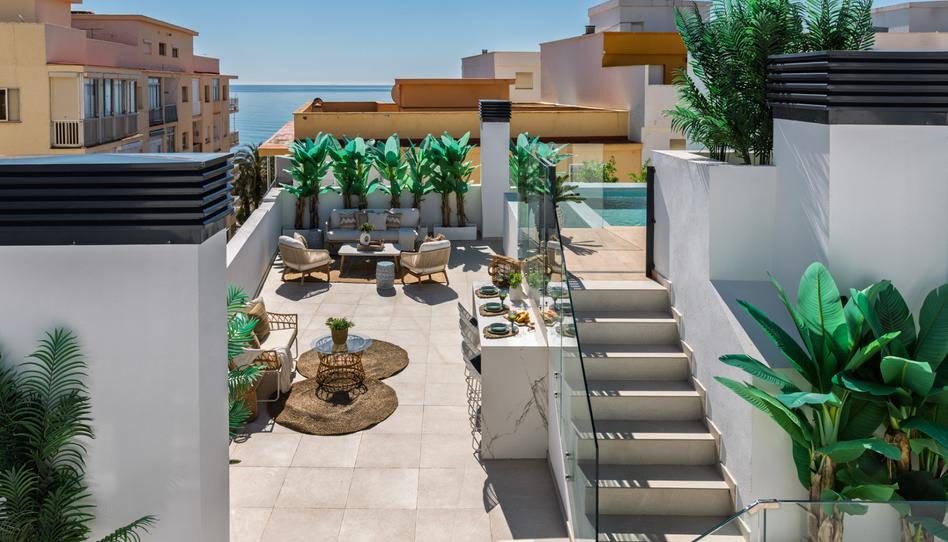 Foto 1 de Apartament en venda a Puerto de Estepona, Málaga