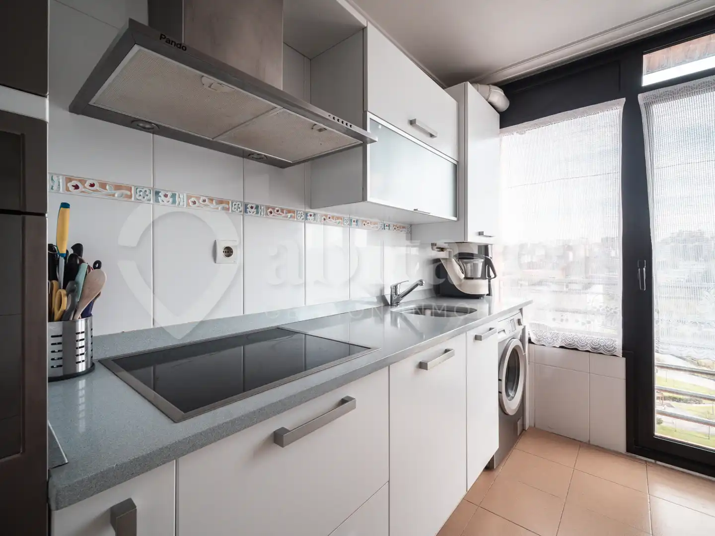 Küche von Maisonette zum Verkauf in Santander mit Heizung, Parkett und Abstellraum