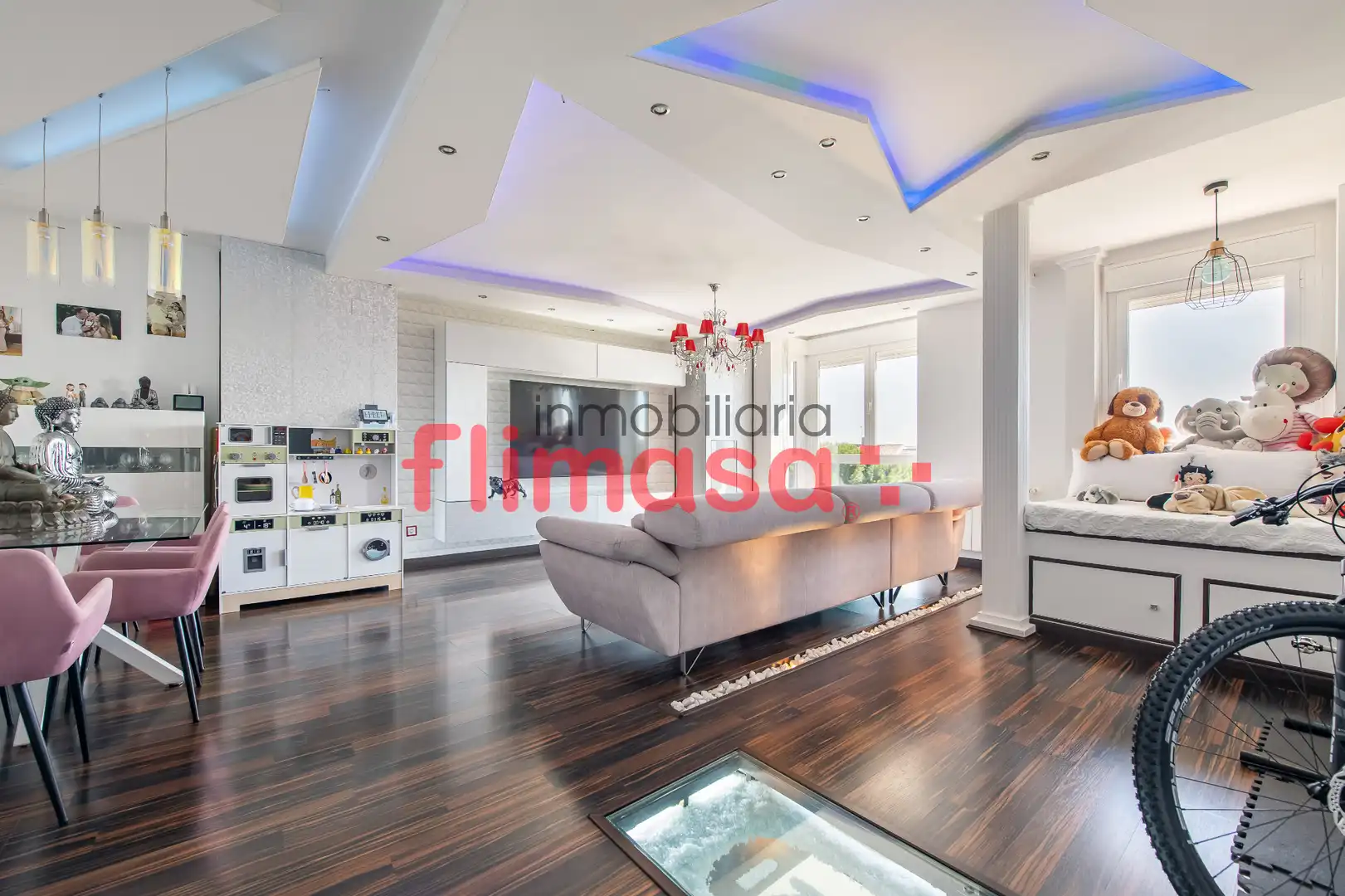 Living room of Duplexes for sale in Arroyomolinos (Madrid)  with Air Conditioner, Heating and Storage room