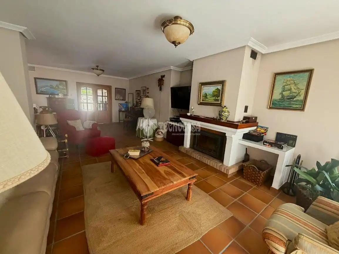Sala de estar de Casa o chalet en venta en Badajoz con Aire acondicionado, Jardín privado y Piscina