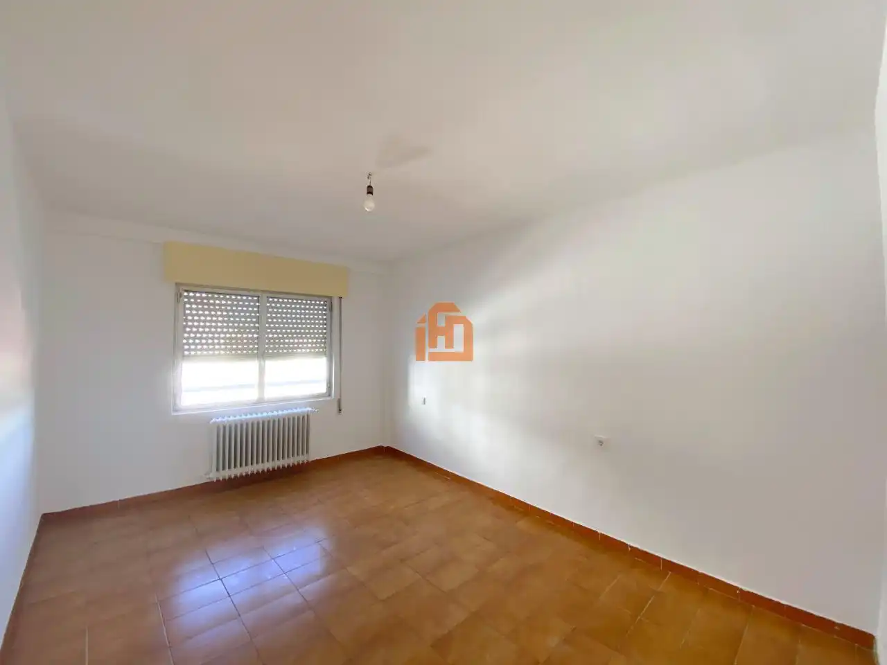 Vista exterior de Piso en venta en Santovenia de la Valdoncina con Calefacción y Terraza