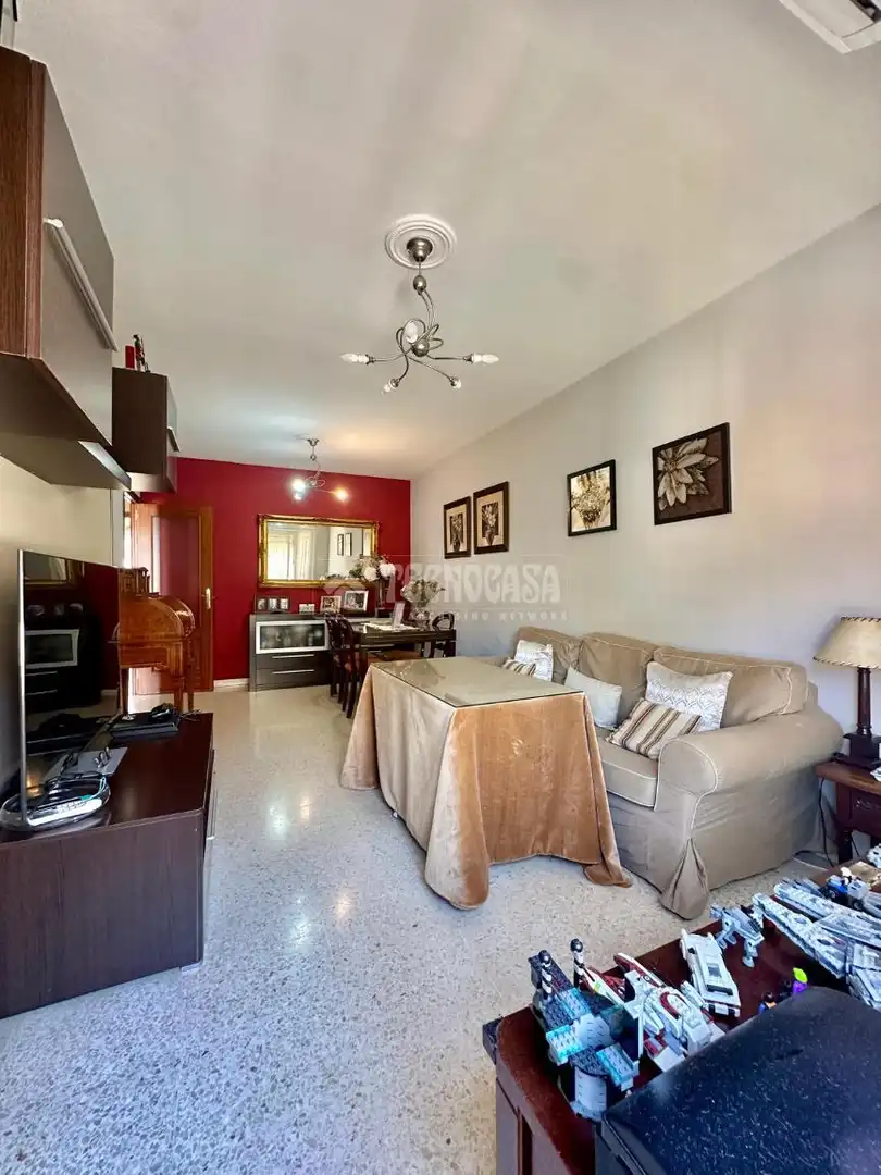 Sala d'estar de Casa o xalet en venda en Jerez de la Frontera amb Aire condicionat, Jardí privat i Terrassa