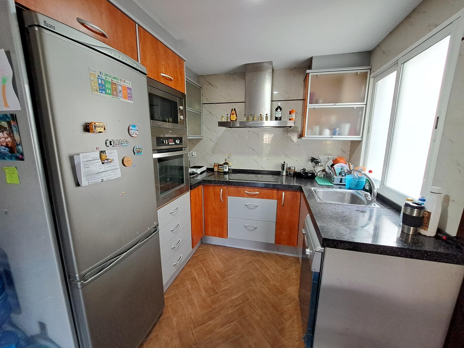 Kitchen of Flat for sale in Polinyà de Xúquer  with Air Conditioner and Balcony