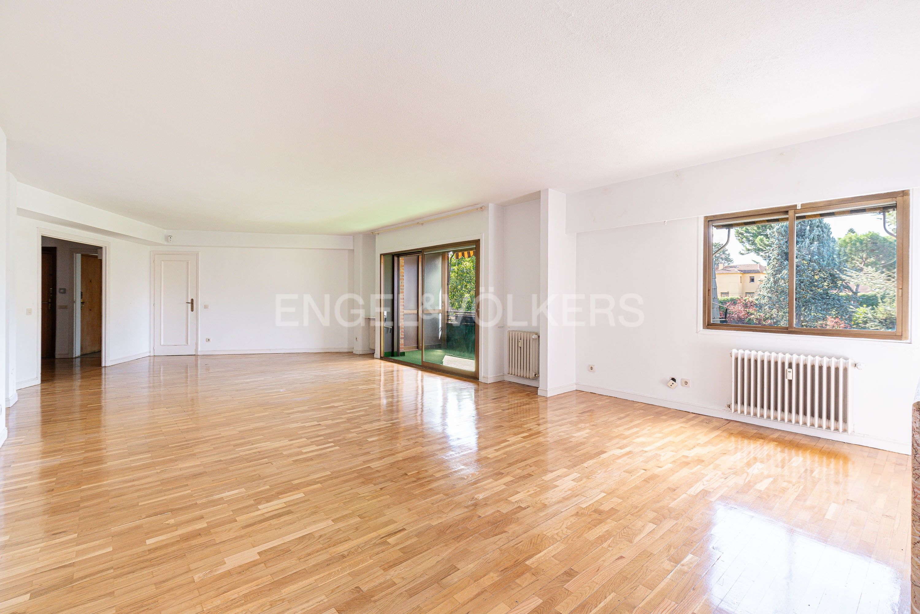 Sala de estar de Apartamento de alquiler en Majadahonda con Aire acondicionado, Calefacción y Jardín privado