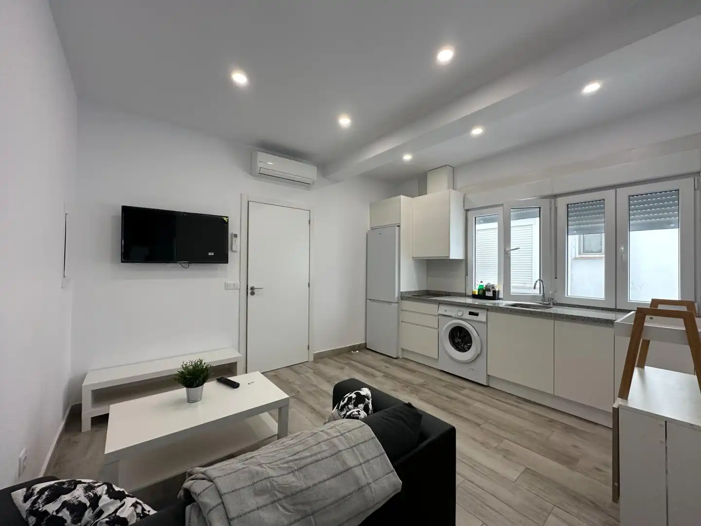 Sala d'estar de Apartament de lloguer en Sevilla amb Aire condicionat i Moblat