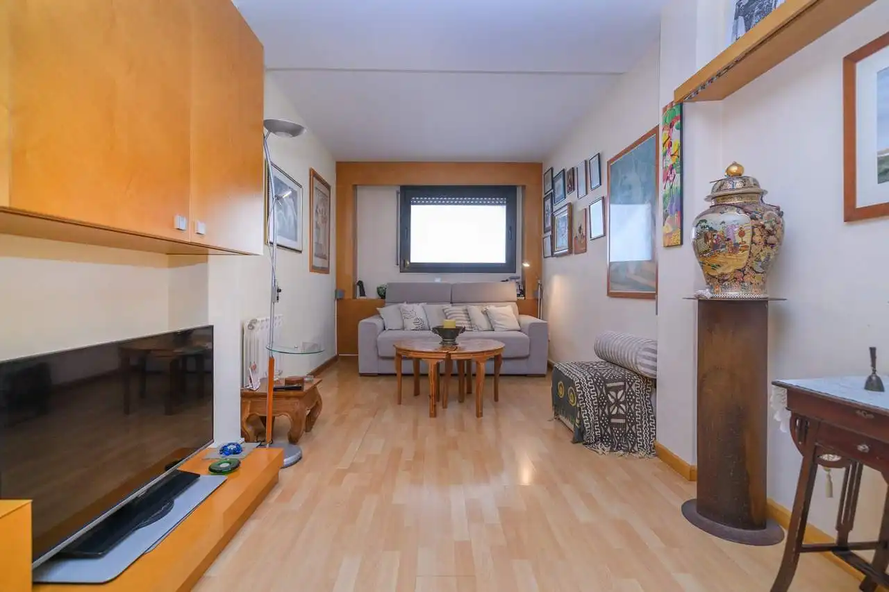 Wohnzimmer von Maisonette zum Verkauf in Barcelona mit Klimaanlage, Heizung und Parkett