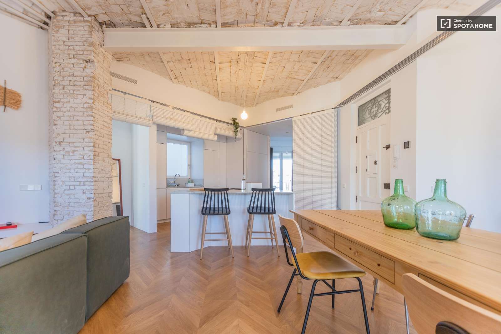 Apartment to share in Russafa
