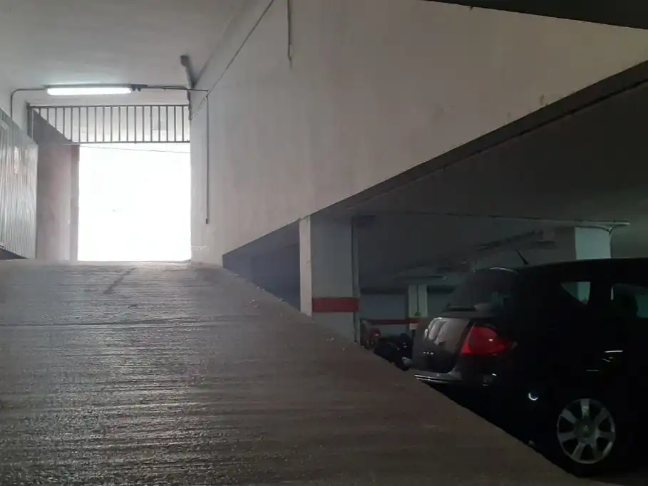 Parkplatz von Garage zur Miete in Mollerussa