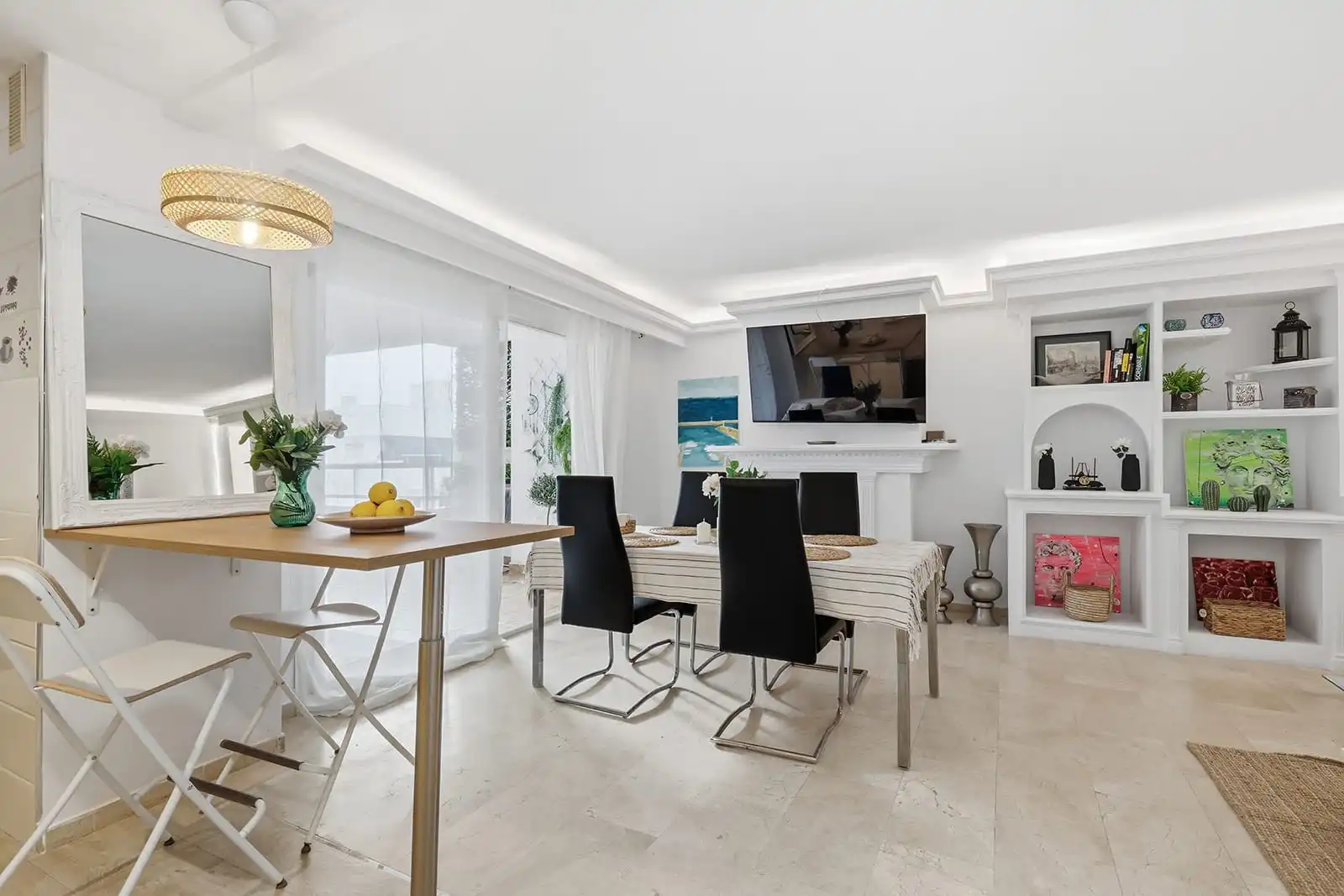 Comedor de Apartamento de alquiler en Estepona con Terraza y Amueblado