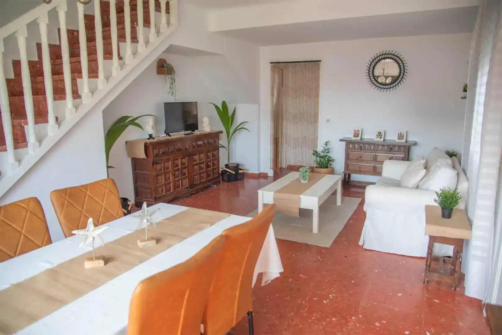 Sala d'estar de Casa o xalet de lloguer en Nerja amb Aire condicionat, Jardí privat i Traster