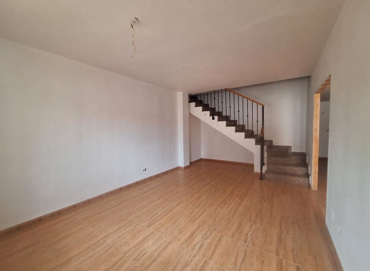 Casa adosada en venta en Cartagena con Terraza