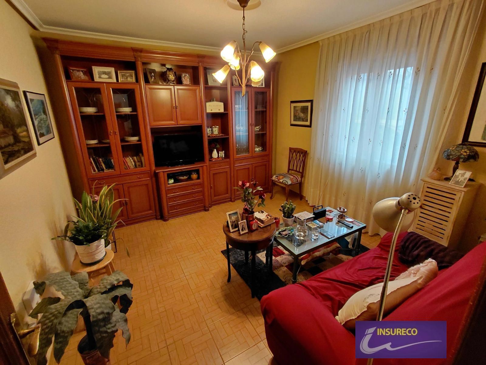 Sala de estar de Casa o chalet en venta en San Andrés del Rabanedo con Calefacción, Jardín privado y Parquet