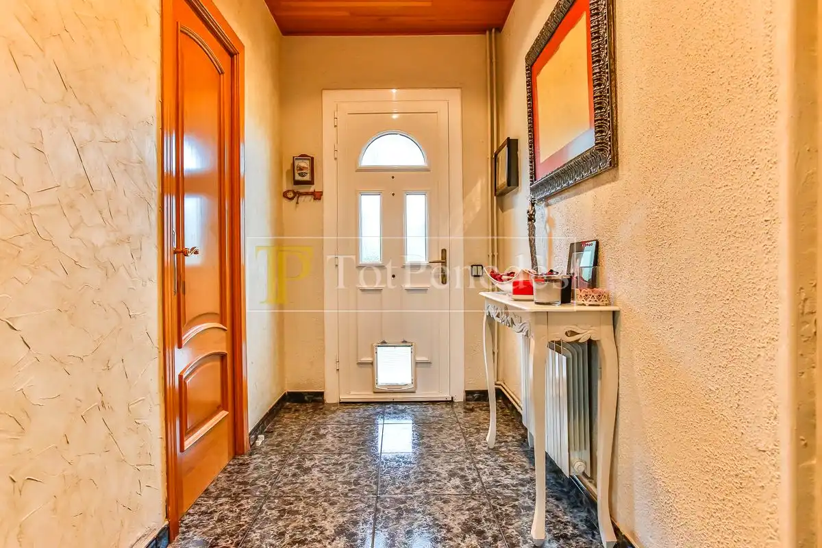 Houses for sale in Torrelles de Foix  with Air Conditioner, Heating and Private garden