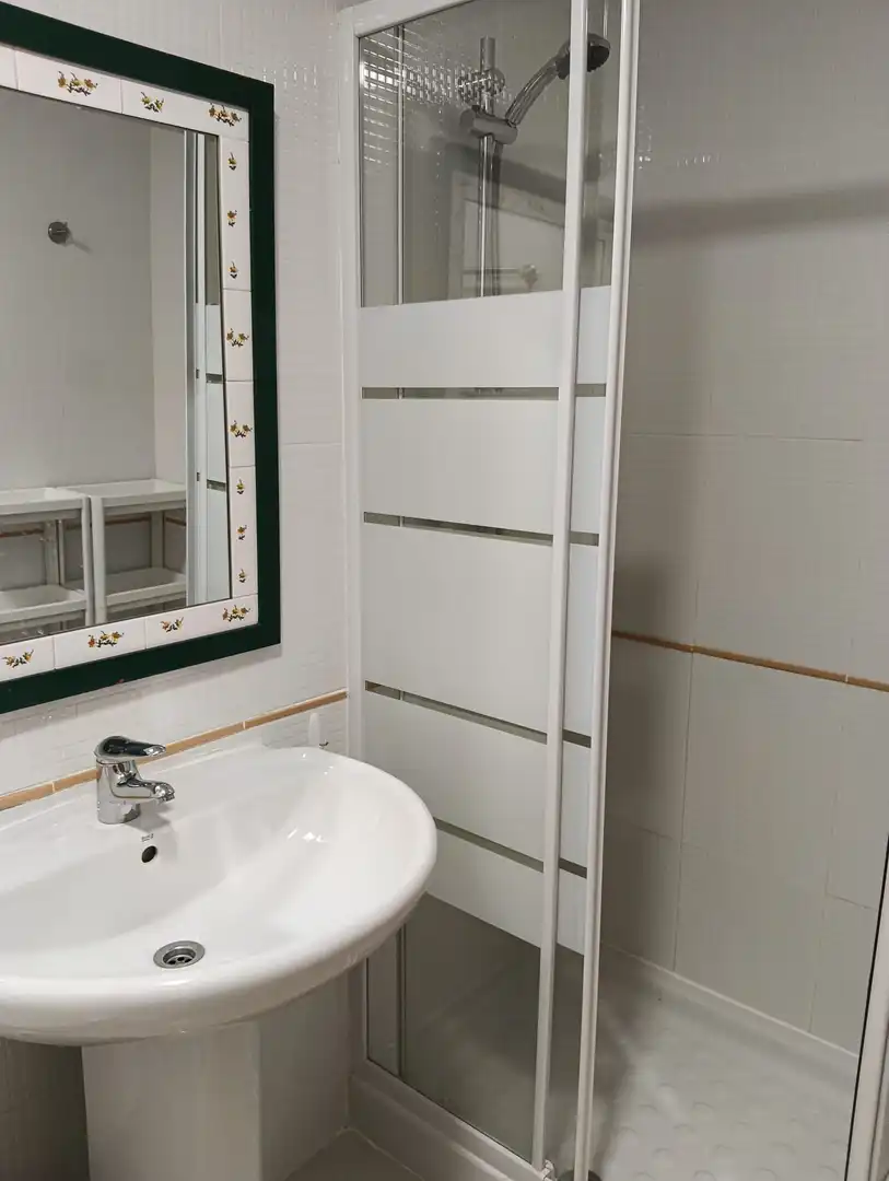 Bathroom of Flat for rent in Ávila  with Heating, Terrace and Storage room