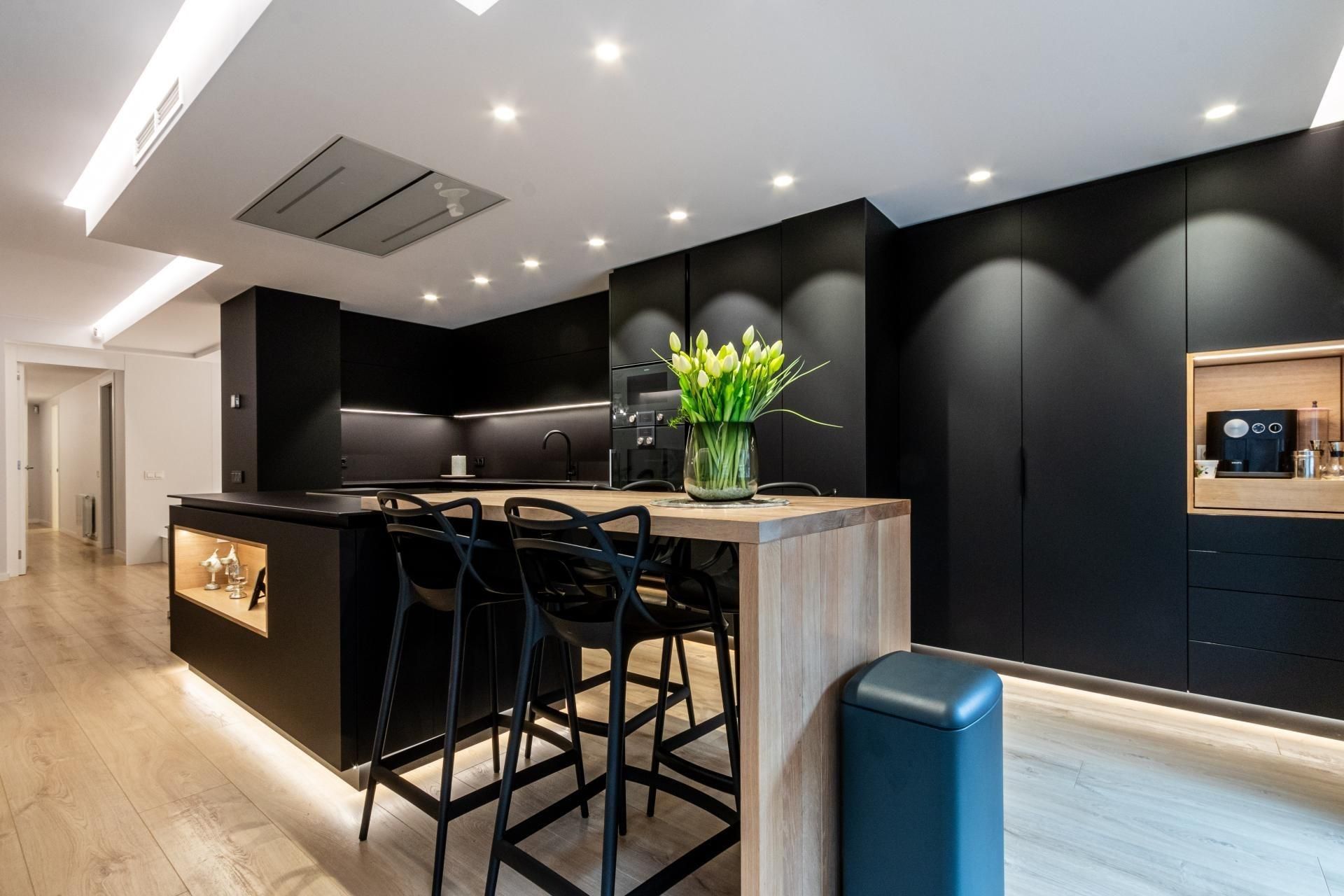 Cuina de Pis en venda en Manresa amb Calefacció, Jardí privat i Parquet