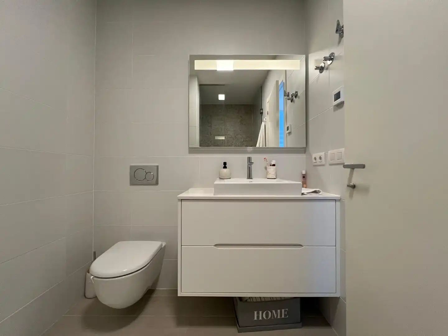 Baño de Apartamento de alquiler en Orihuela con Aire acondicionado, Calefacción y Jardín privado