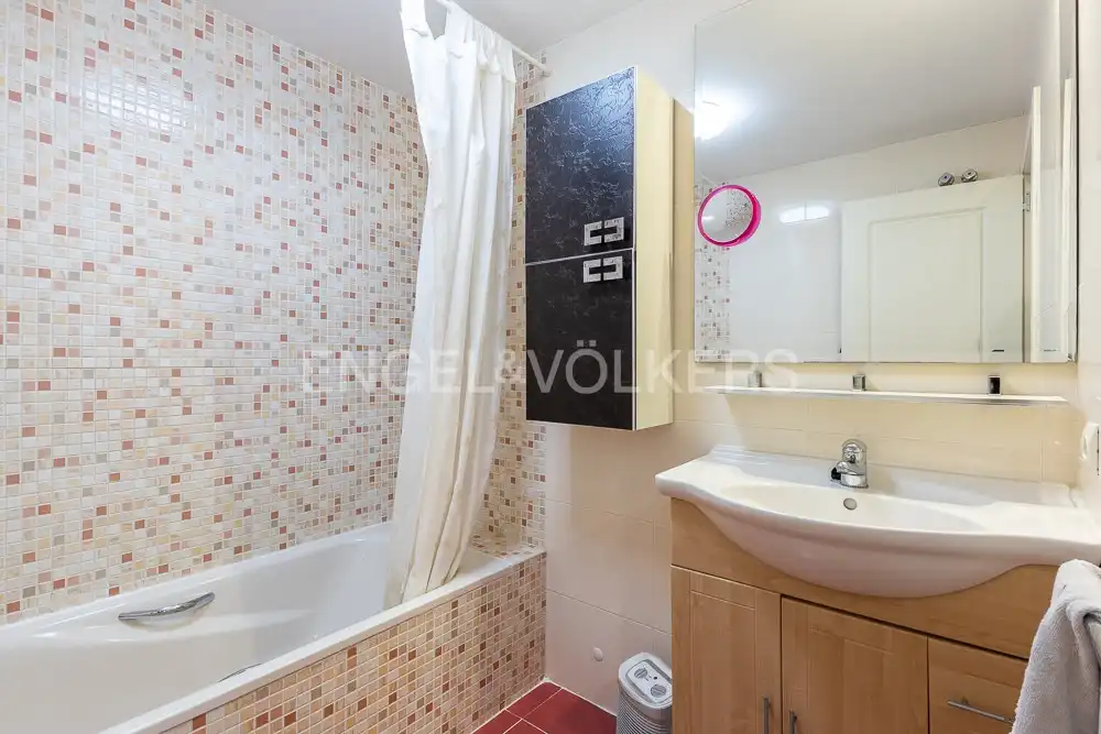 Baño de Piso de alquiler en Valencia con Aire acondicionado, Calefacción y Parquet