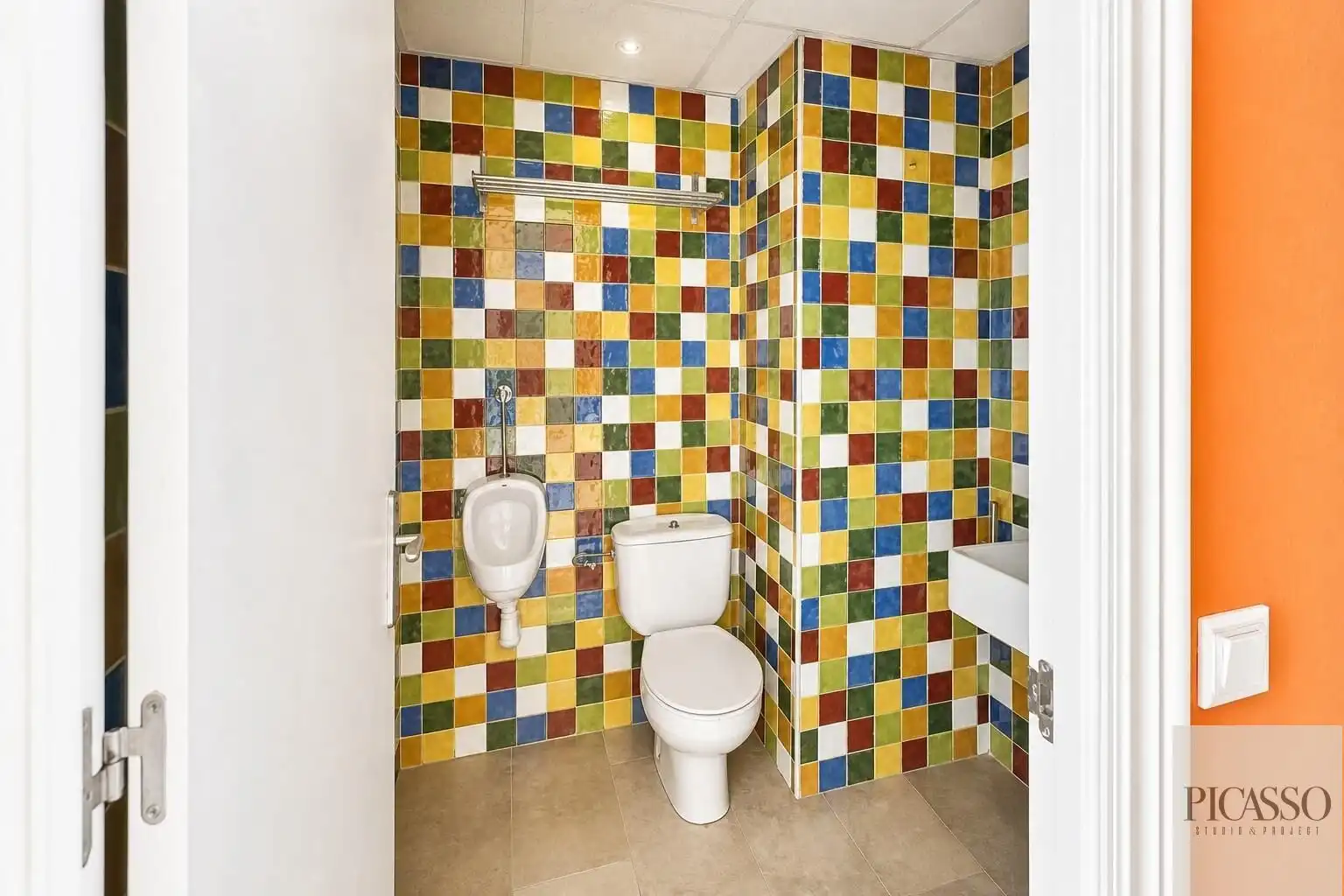Bathroom of Commercial properties for sale in Torremolinos