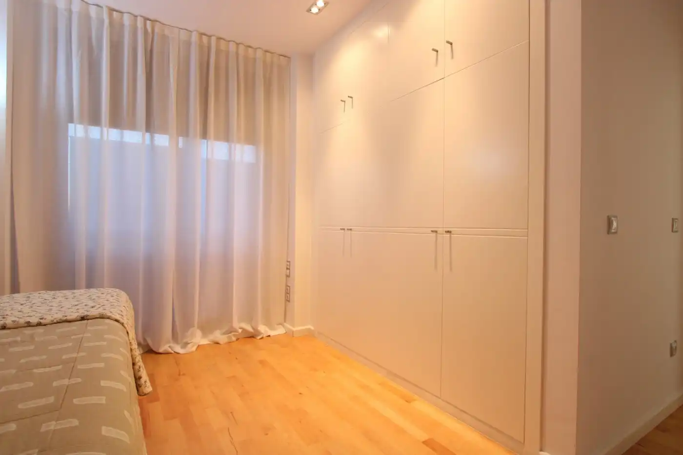 Bedroom of Detached homes for rent in La Pobla de Vallbona  with Air Conditioner, Heating and Parquet flooring