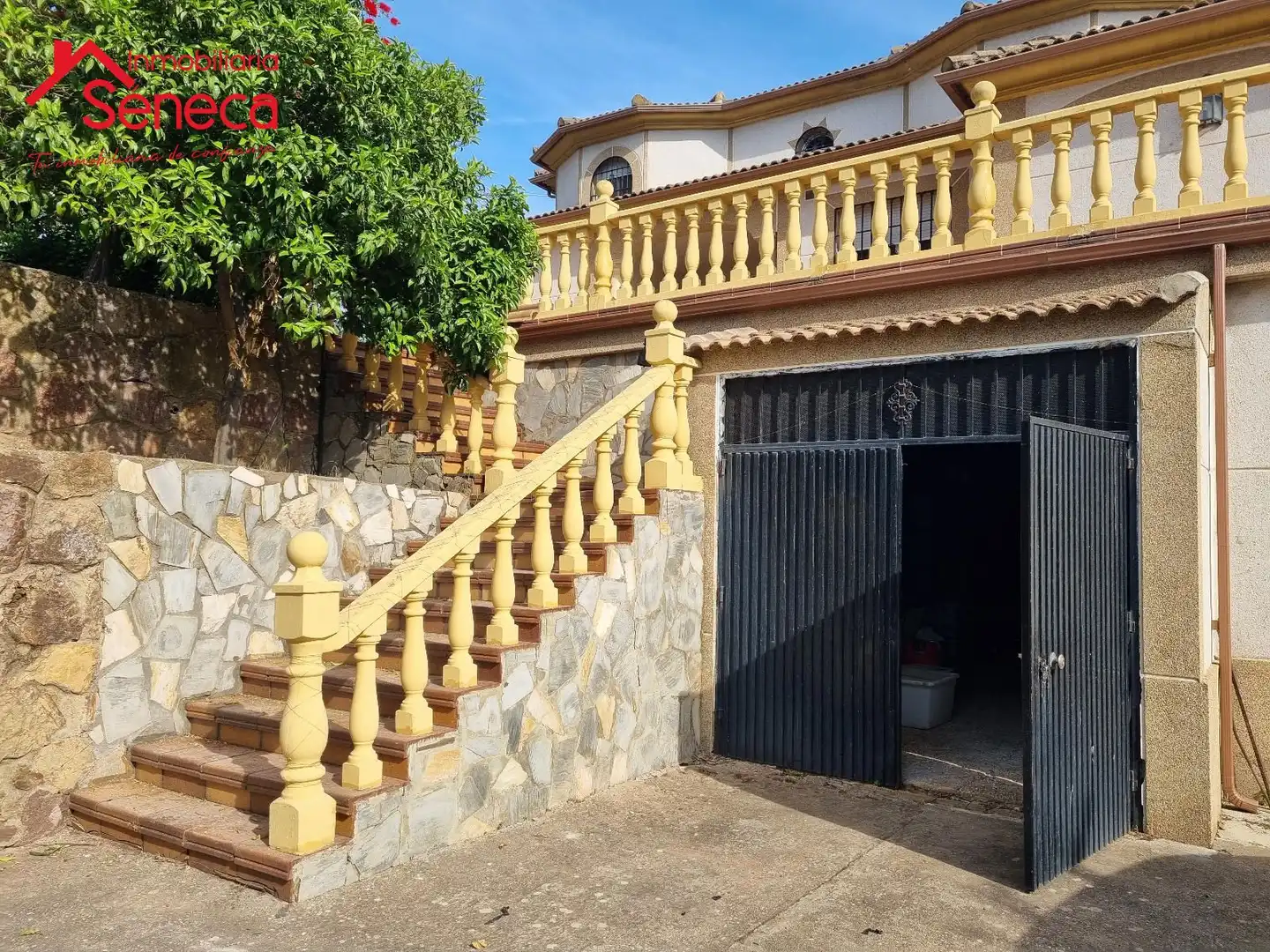 Vista exterior de Casa o chalet en venta en  Córdoba Capital con Aire acondicionado, Trastero y Piscina