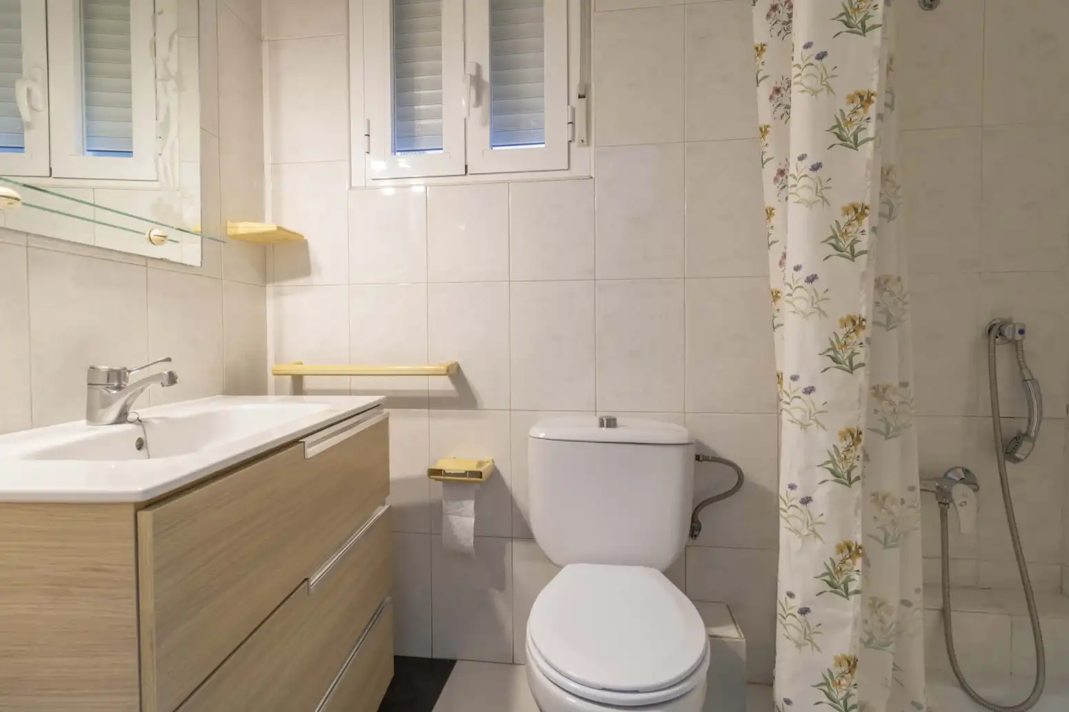 Baño de Piso en venta en Sevilla con Aire acondicionado