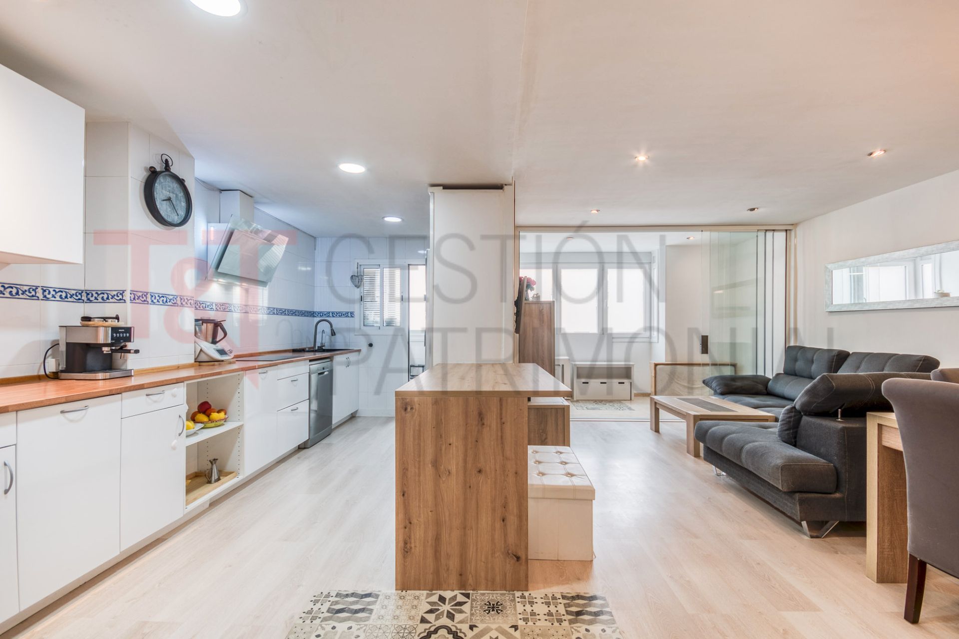 Exterior view of Flat for sale in Vallirana  with Air Conditioner, Heating and Storage room