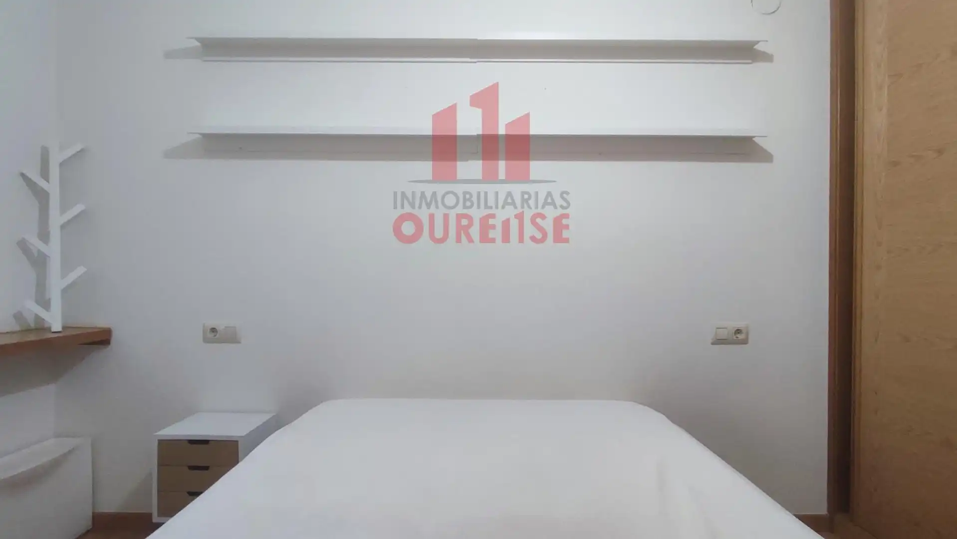 Schlafzimmer von Wohnung zur Miete in Ourense Capital  mit Heizung und Möbliert