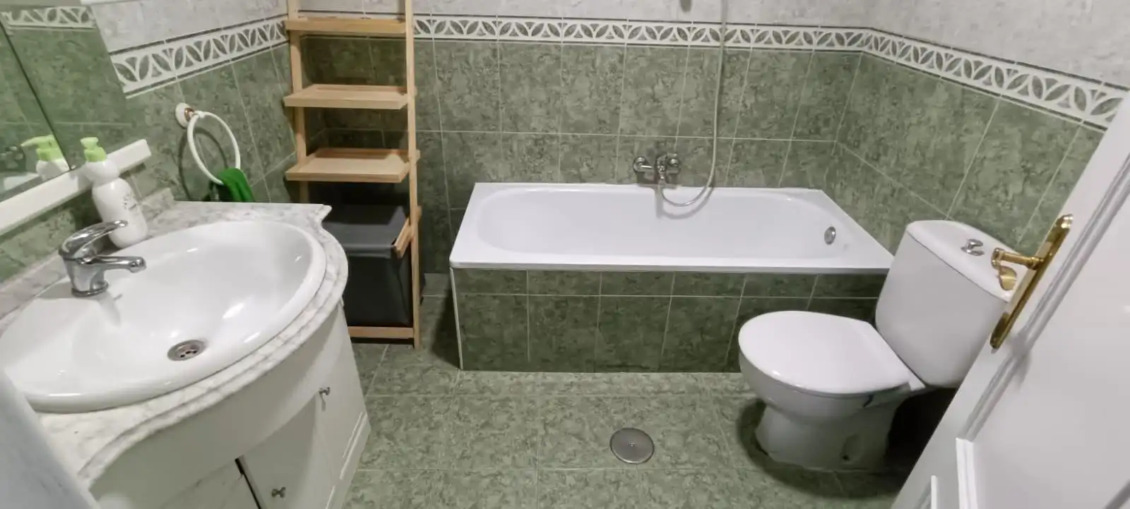 Baño de Casa adosada en venta en Monfarracinos con Calefacción, Jardín privado y Terraza