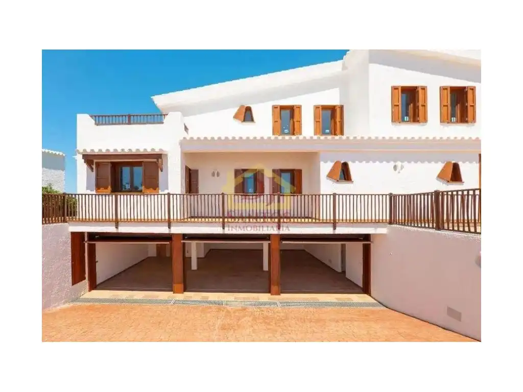 Vista exterior de Casa o xalet en venda en Ciutadella de Menorca amb Jardí privat, Terrassa i Piscina